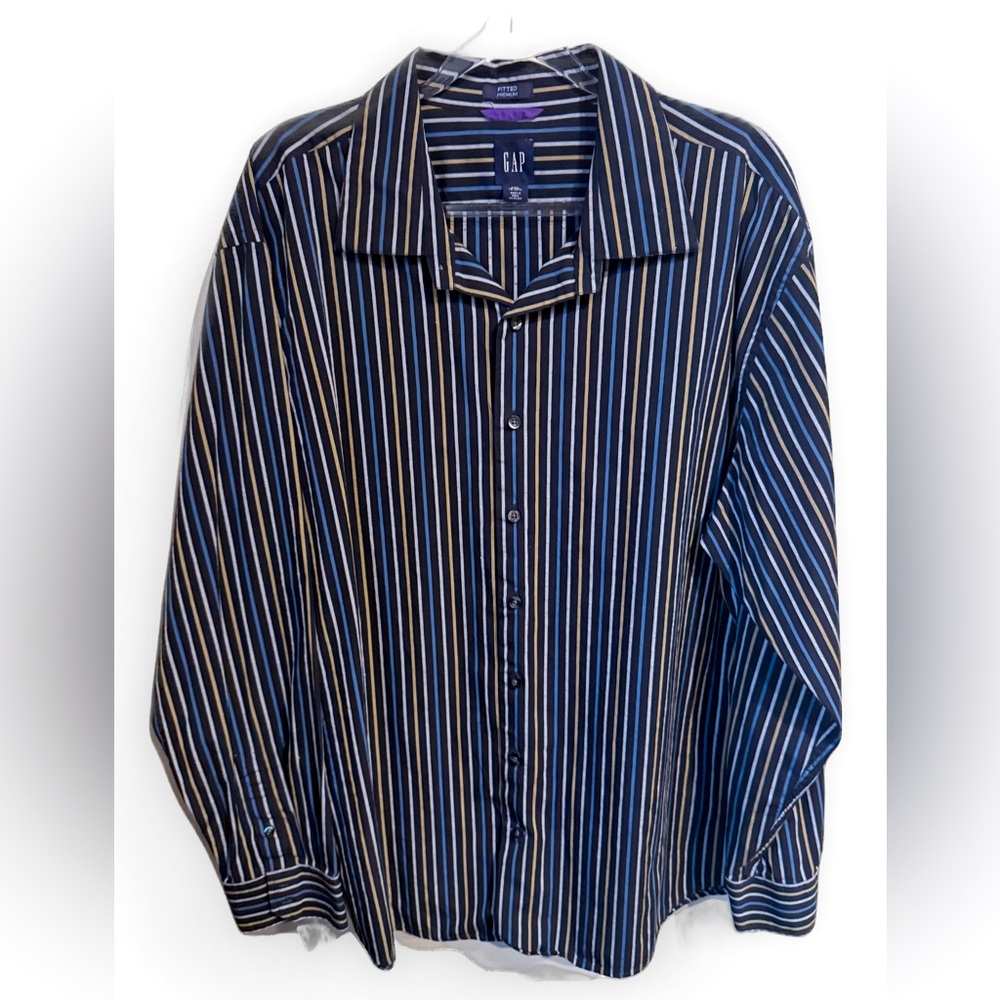 GAP Men’s Striped Casual Button Down Shirt